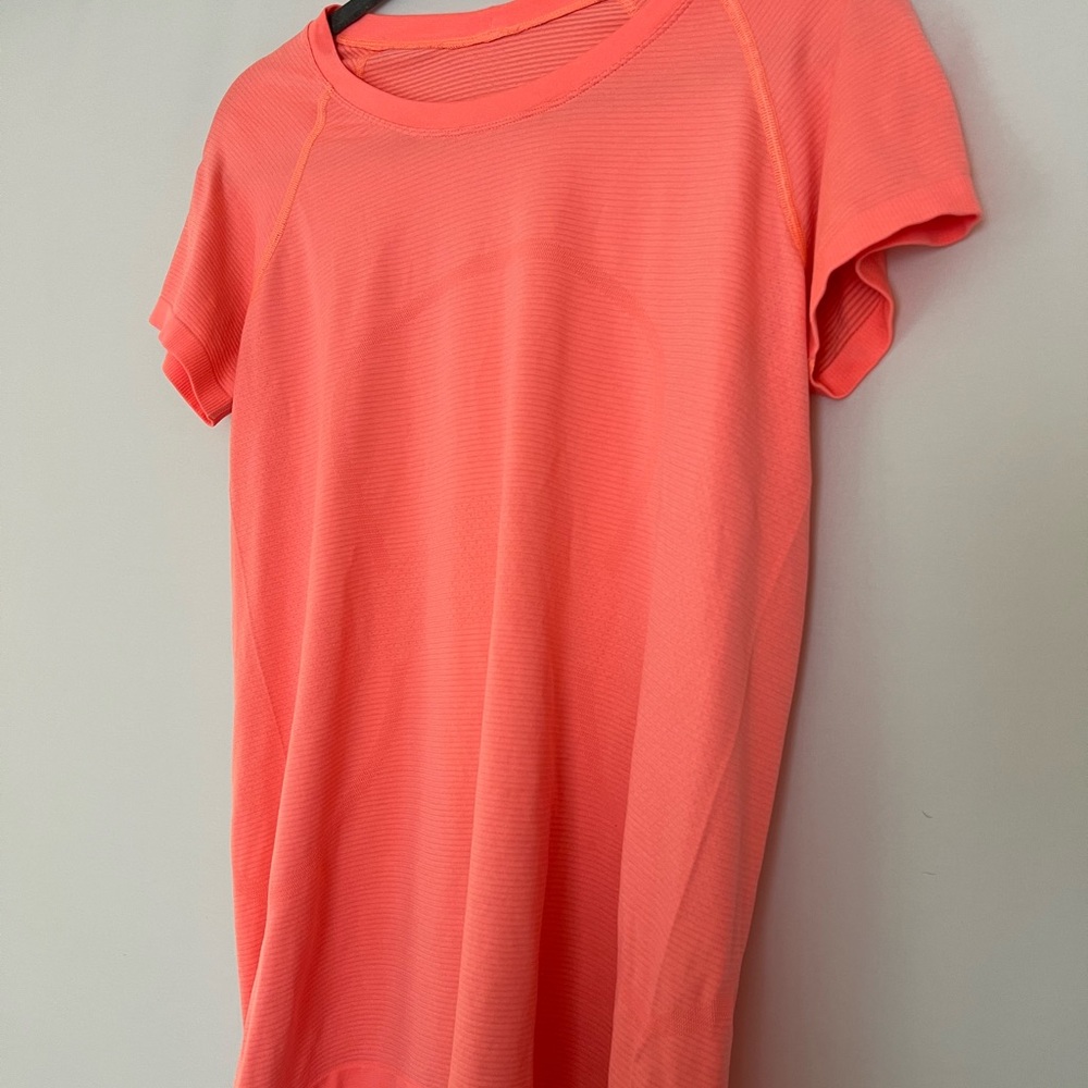 Lululemon, Raspberry Cream color(Coral), Large